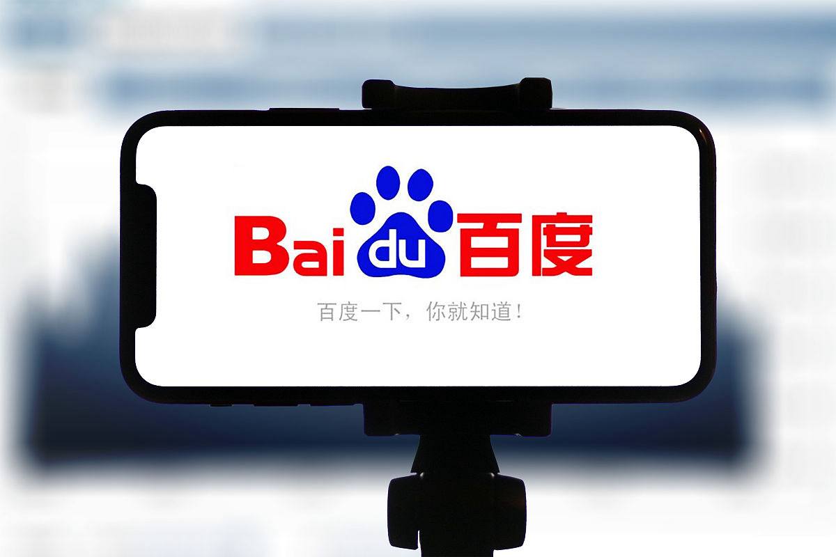 黄子韬徐艺洋戴了无牙仔情侣头套